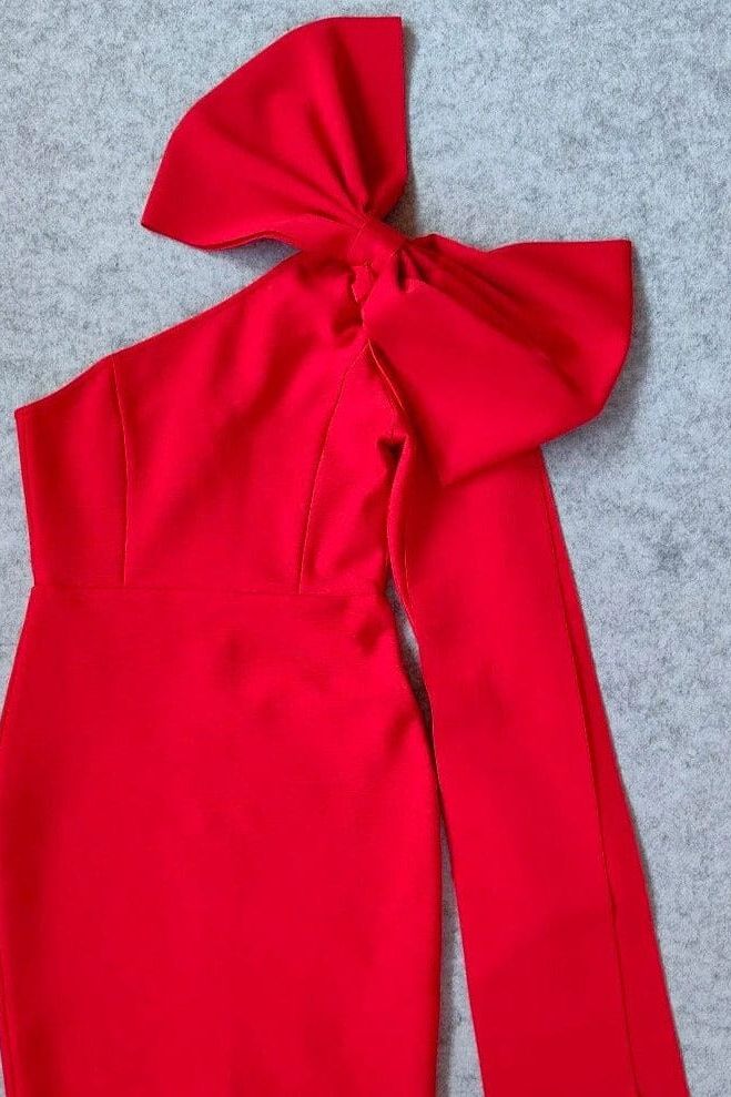 Woman wearing a figure flattering Lela Long Sleeve Bandage Midi Dress - Lipstick Red BODYCON COLLECTION