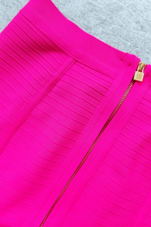 Woman wearing a figure flattering Pencil High Waist Bandage Knee Length Knitted Skirt - Hot Pink BODYCON COLLECTION