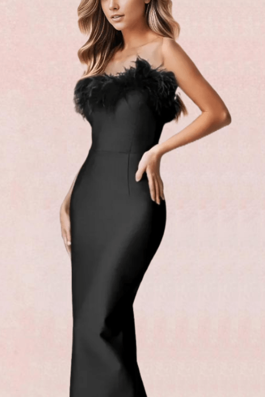 Woman wearing a figure flattering  Erin Bodycon Maxi Dress - Classic Black BODYCON COLLECTION